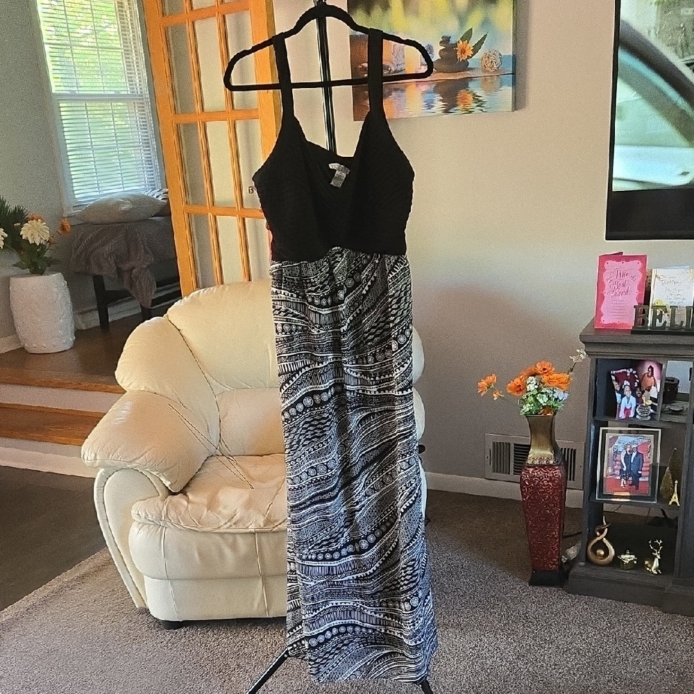 Bethany Mota Women's Black and White Tribal Maxi Dress 🖤    SIZE XXL